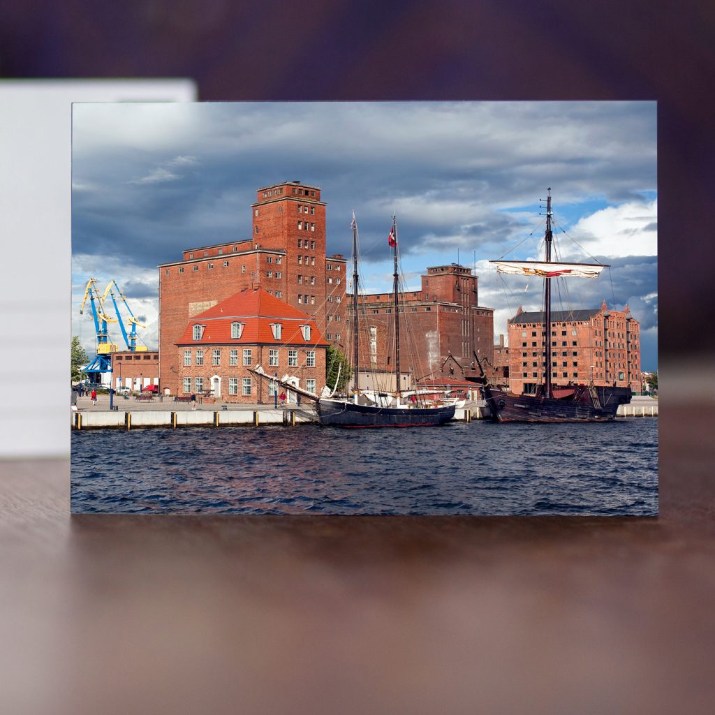 Postkarte Wismar W038: Alter Hafen mit Speichern