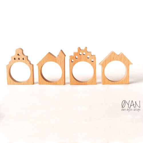 Home – Ringe aus Holz: Wismarer Giebelhäuser – Schmuck von Ellen Øyan Design