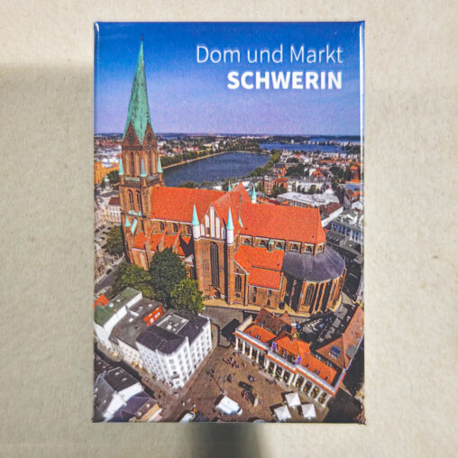 Kühlschrankmagnet von der Landeshauptstadt Schwerin S007-M: Dom St. Maria und St. Johannes und Marktplatz